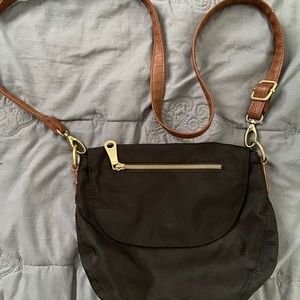 Black Old Navy crossbody bag